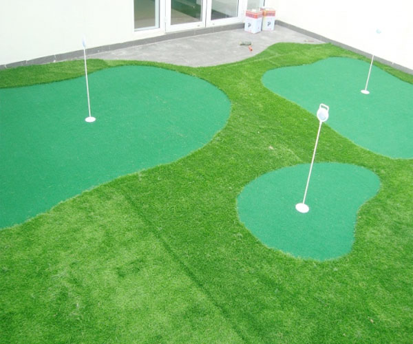 mua cỏ nhân tạo sân golf